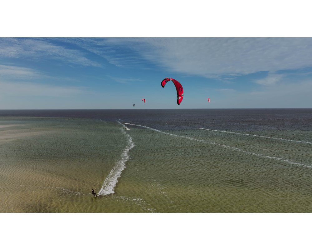 White Dune Bungalows, Dakhla — Kitesurfing for Singles